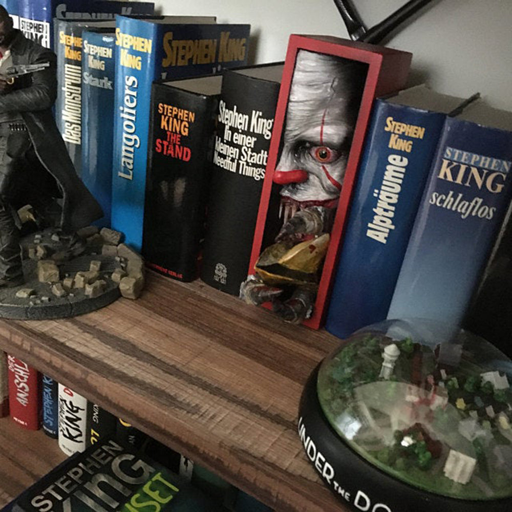 Peeping On The Bookshelf Booknook